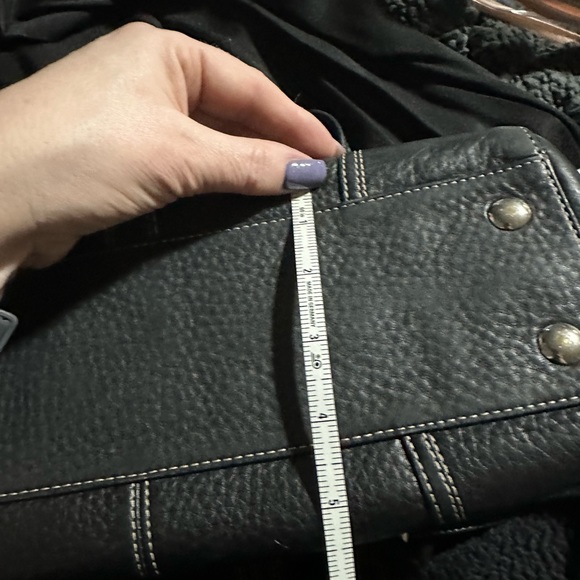 Black Coach bag with burgundy lining - Picture 7 of 13